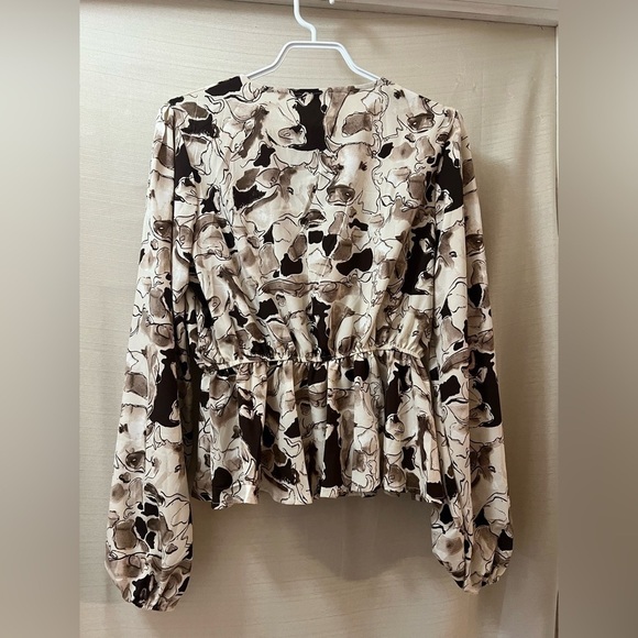 ⚫️ BOGO Anna Kaci women’s abstract print long sleeve blouse size medium - Picture 6 of 7